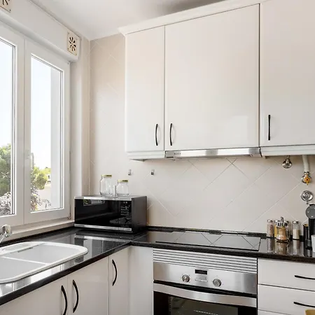 Executive Riverside Apartment Lisbon