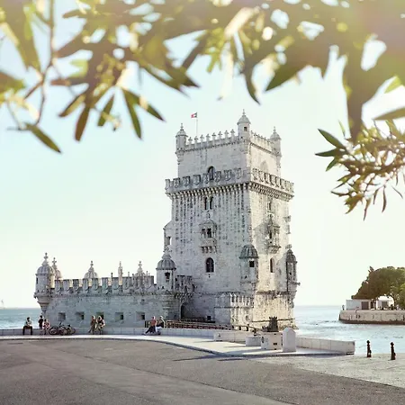 Executive Riverside Apartment