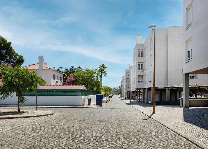 Executive Riverside Apartment